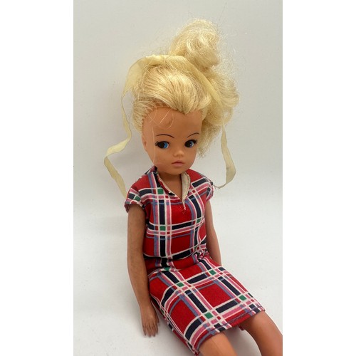 457 - Vintage Sindy doll