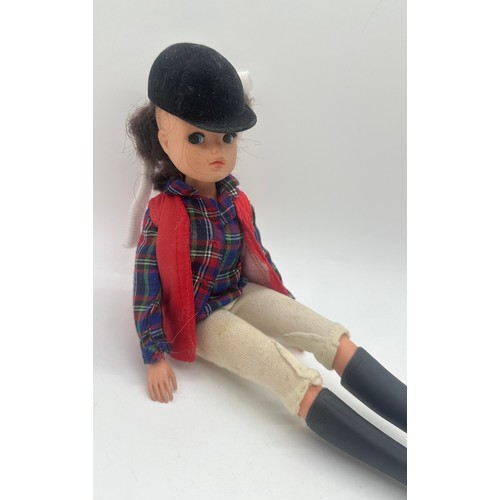 454 - Vintage Sindy doll