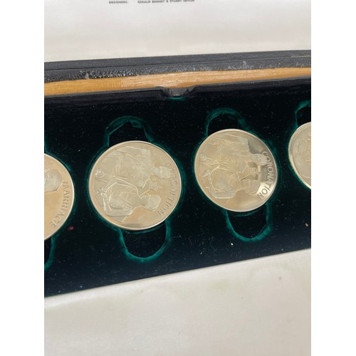 390 - Cased Medallioners coin set