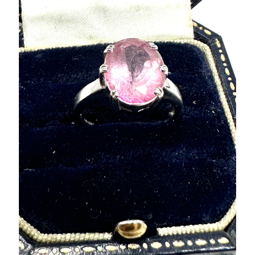 71 - 9ct white gold pink spinel ring weight 4.5g