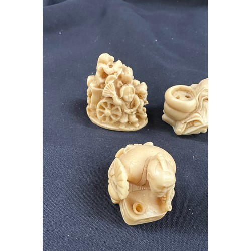 589 - Five carved Chinese netsuke's