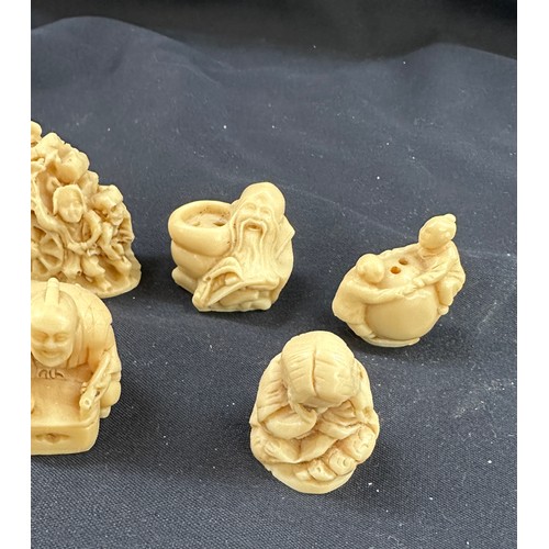 589 - Five carved Chinese netsuke's