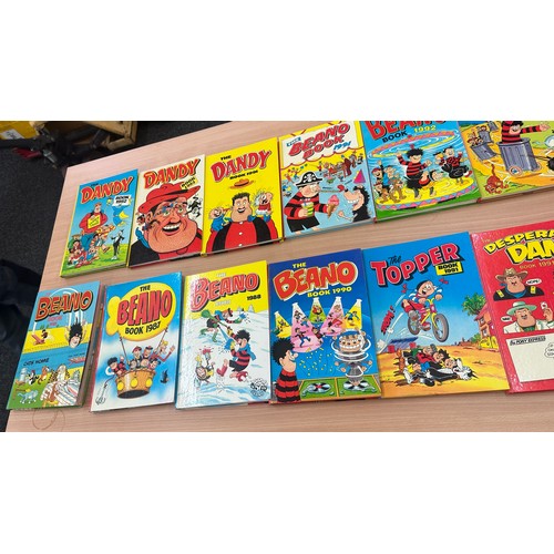 239 - Selection of hardback vintage Beano annuals