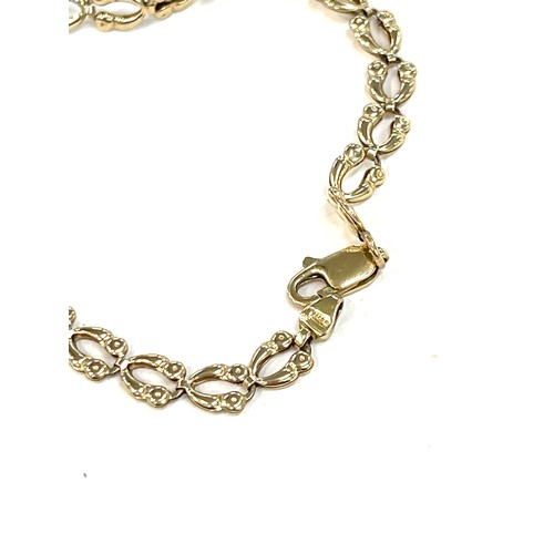 495 - Ladies hallmarked 9ct delicate bracelet, overall length 17cm, approximate weight 2.7g