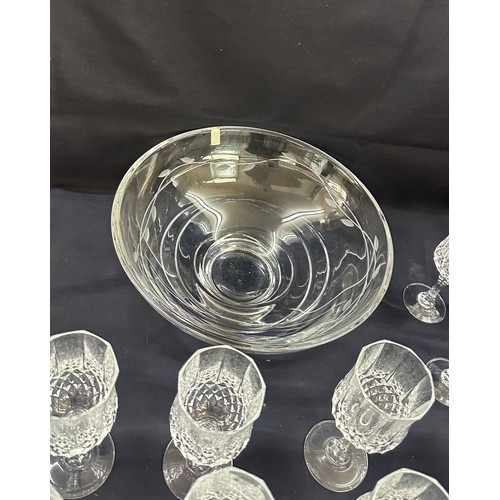 220 - Selection of crystal glass to include a Glen Eagles bowl, 6 highball crystal glasses, 4 whiskey crys... 