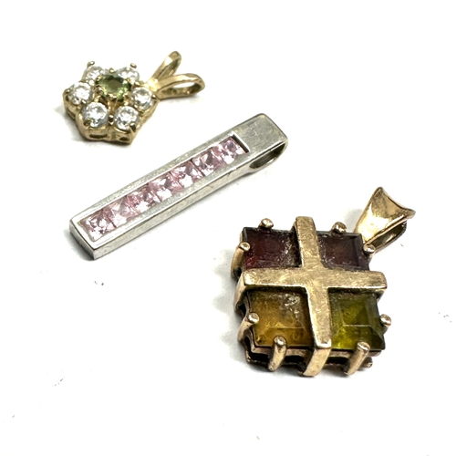 117 - 3 9ct gold & gem set pendants weight 3.2g