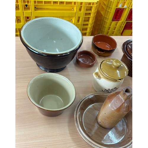 250 - Selection of pottery items to include Stoneware, wine barrel etc