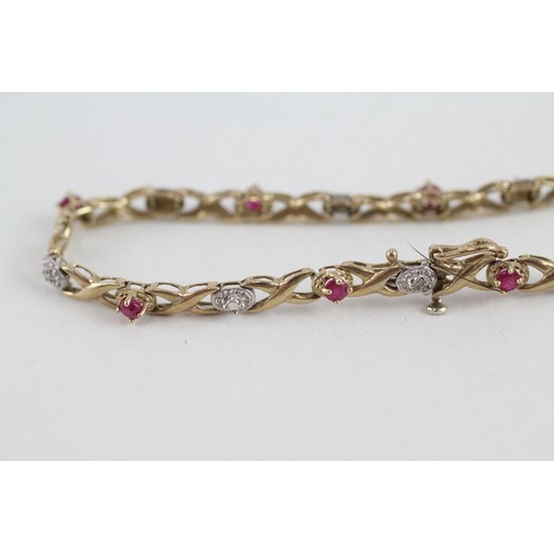 152 - 9ct gold diamond and ruby set Hugs and Kisses bracelet (4.1g)