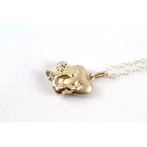 197 - 9ct gold cherub with love heart pendant & chain (0.9g)