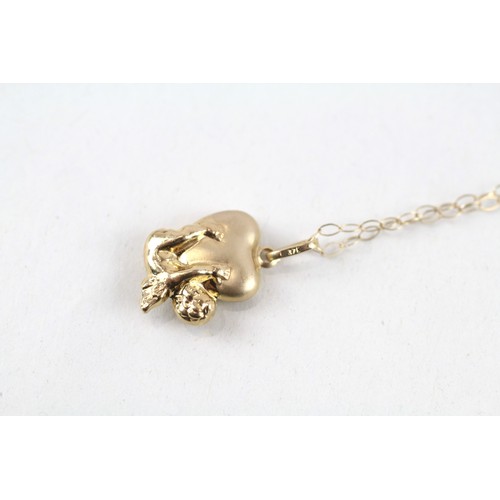 197 - 9ct gold cherub with love heart pendant & chain (0.9g)