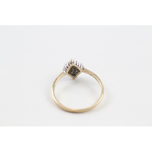 207 - 9ct gold diamond cluster ring (1.7g) ring size p