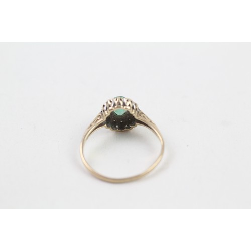 209 - 9ct gold emerald & diamond vintage cluster ring (1.7g) ring size m