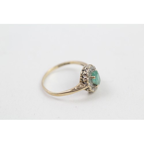 209 - 9ct gold emerald & diamond vintage cluster ring (1.7g) ring size m