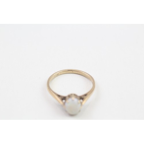 217 - 9ct gold vintage opal ring (2g) ring size O