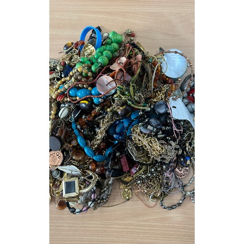 536 - Large selection of costume jewellery to include necklaces, beads etc