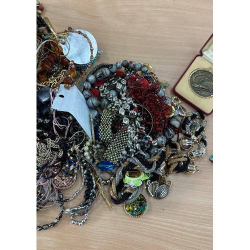 536 - Large selection of costume jewellery to include necklaces, beads etc