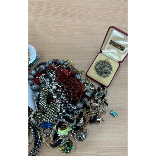 536 - Large selection of costume jewellery to include necklaces, beads etc