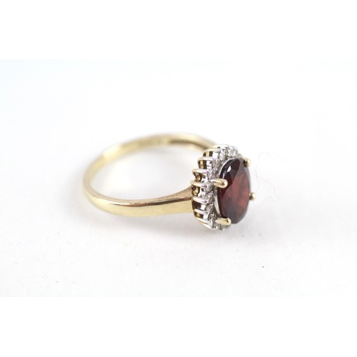 262 - 9ct gold garnet & diamond cluster ring (3.5g) ring size t/u