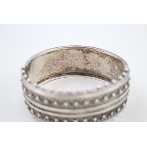 411 - Silver antique bangle (39g)