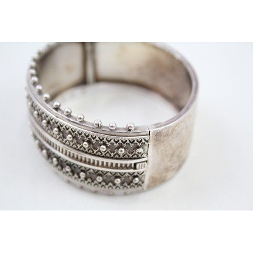 411 - Silver antique bangle (39g)