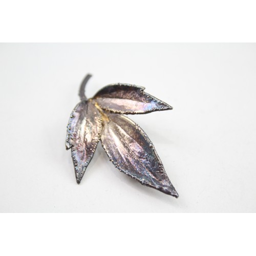 418 - Silver foliate brooch by Flora Danica (6g)