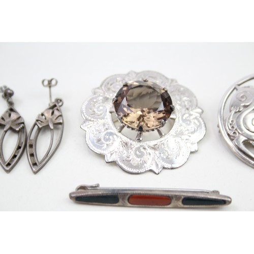 424 - A collection of silver Scottish jewellery including Shetland Silver (39g)