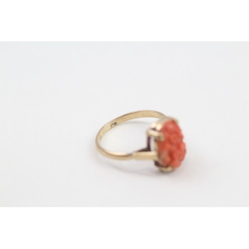 288 - 9ct gold carved coral floral dress ring (1.5g) Ring size I