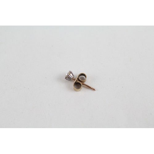 292 - 9ct gold diamond stud earrings (0.6g)