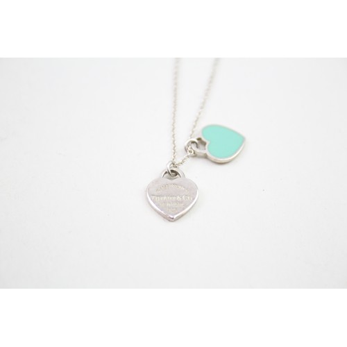 446 - Silver necklace with heart pendants by designer Tiffany & Co (3g)