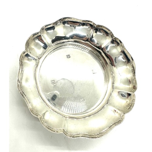 579 - 1970 silver hallmarked dish measures approx 4 inches diameter by 1 inch deep