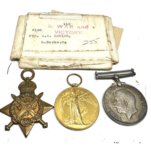 595 - WW1 1914 Mons Star Trio & Box Lid & Award Notice inc. Named 6128 Pte A.W Davies r,berks