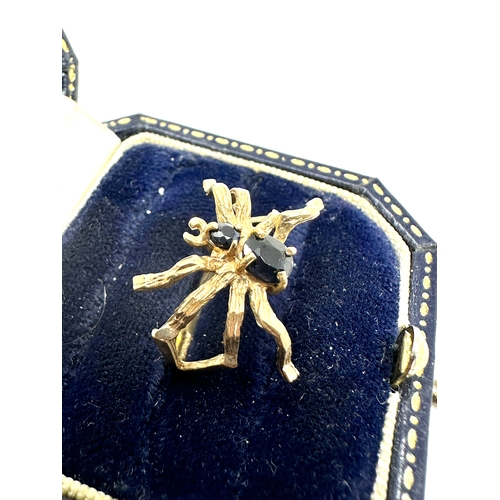 174 - 9ct gold sapphire spider ring weight 2.2g