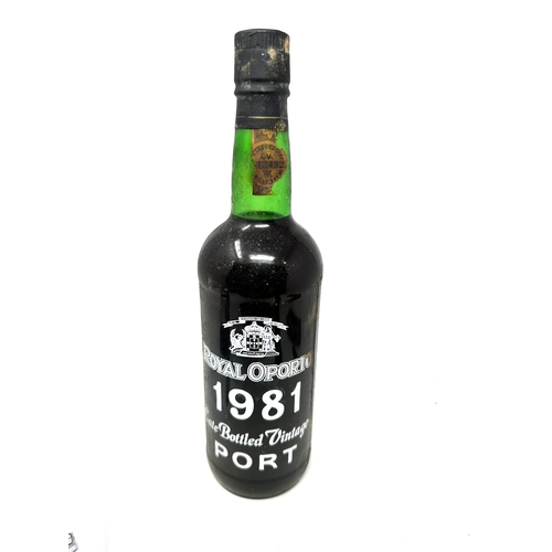 705 - Royal Oporto 1981 late bottled vintage port