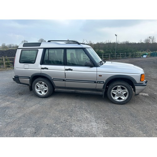 100A - Land rover discovery 1999 model TD5 XS, colour silver, mileage 143,498 miles, reg T25WEN - 12 months... 