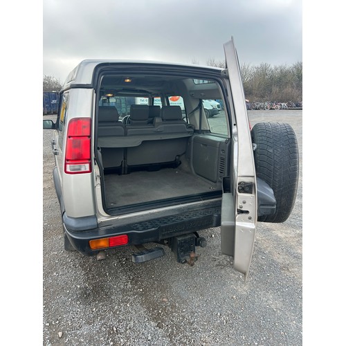 100A - Land rover discovery 1999 model TD5 XS, colour silver, mileage 143,498 miles, reg T25WEN - 12 months... 