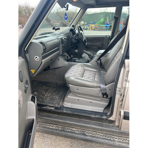 100A - Land rover discovery 1999 model TD5 XS, colour silver, mileage 143,498 miles, reg T25WEN - 12 months... 