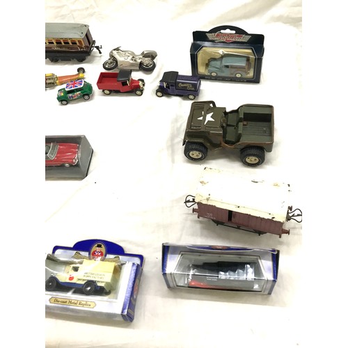 115 - Mix of diecast cars, tin plate train carriages, tonka jeep etc