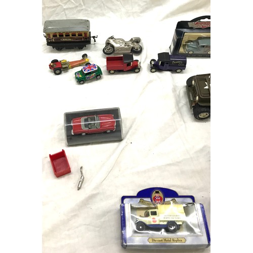 115 - Mix of diecast cars, tin plate train carriages, tonka jeep etc