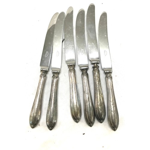 472 - Selection of silver handled knives and silver cutlery gross silver weight 133grams