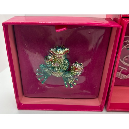 542 - Boxed new Butler and Wilson stone set pig brooch, frog brooch