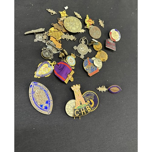 487 - Vintage badges / medals, some silver