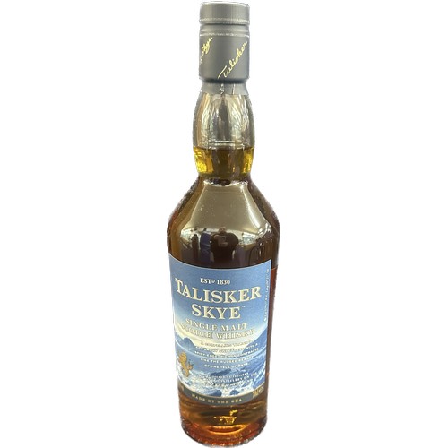 601 - Selection of alcohol to include ' Jura Superstition 1810', ' Talisker Skye single malt scotch whisky... 