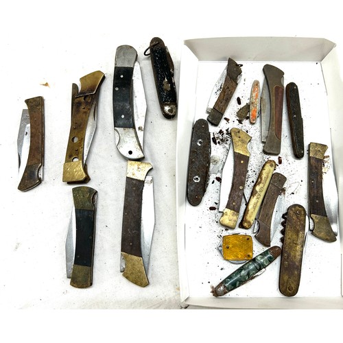 468 - Selection of vintage pocket knives, metal detector finds