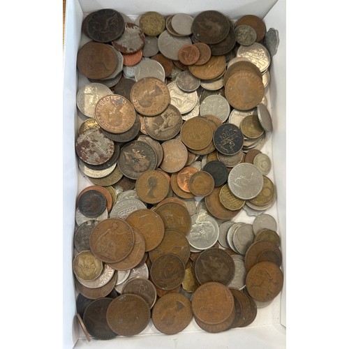 436 - Tray of vintage coins