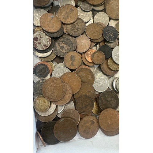 436 - Tray of vintage coins