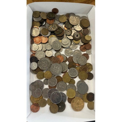 430 - Tray of vintage and later coins include 50ps etc