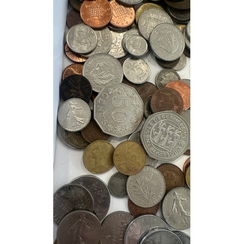 430 - Tray of vintage and later coins include 50ps etc