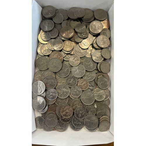 442 - Tray of vintage coins includes 10ps and 5ps