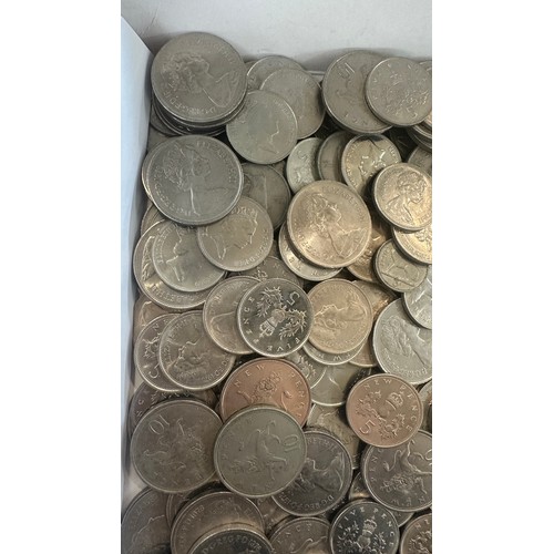 442 - Tray of vintage coins includes 10ps and 5ps