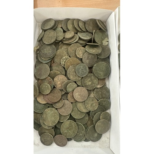 437 - Large selection of Vintage coins - Metal detector finds